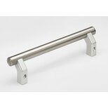 Metallic silberner Funktionsgriff FG8 mit zylindrischem Griff und zwei rechteckigen Befestigungsfüßen mit Löchern auf weißem Hintergrund