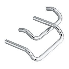 Zwei hochglanzverchromte Rundstahl-Bügelgriffe in geschwungener Form auf weißem Hintergrund