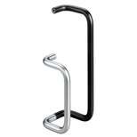 Zwei L-förmige Bügelgriffe aus Rundstahl, einer schwarz pulverbeschichtet und einer gebürstet silberfarben, vor weißem Hintergrund