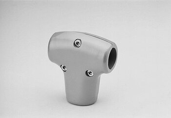 Metallic T-shaped tube connector with three screws and two layers